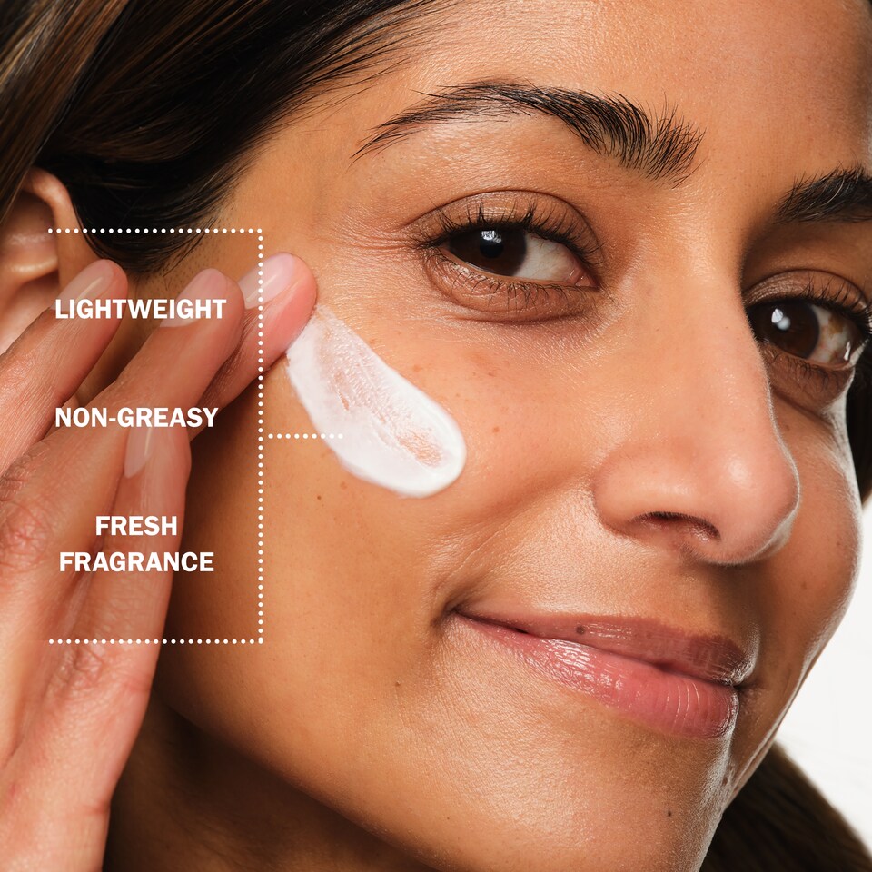 image 1 of Olay Regenerist Niacinamide Refillable Day Cream 50ml