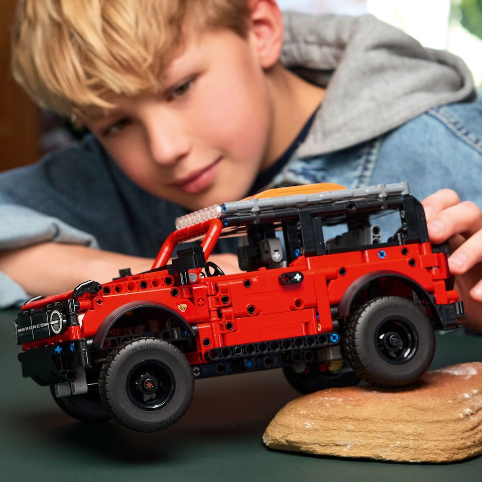 obrázok 1 z LEGO Technic 42213 SUV Ford Bronco