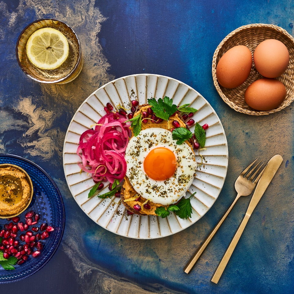 image 1 of Freshlay Golden Yolks 6 Free Range Mixed Weight 328G
