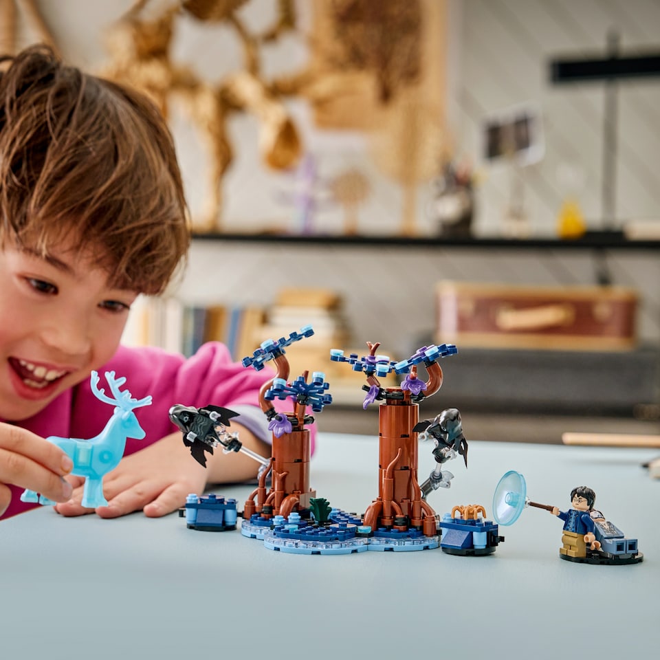 obrázok 1 z LEGO Harry Potter 76475 Zakázaný les: Expecto Patronum