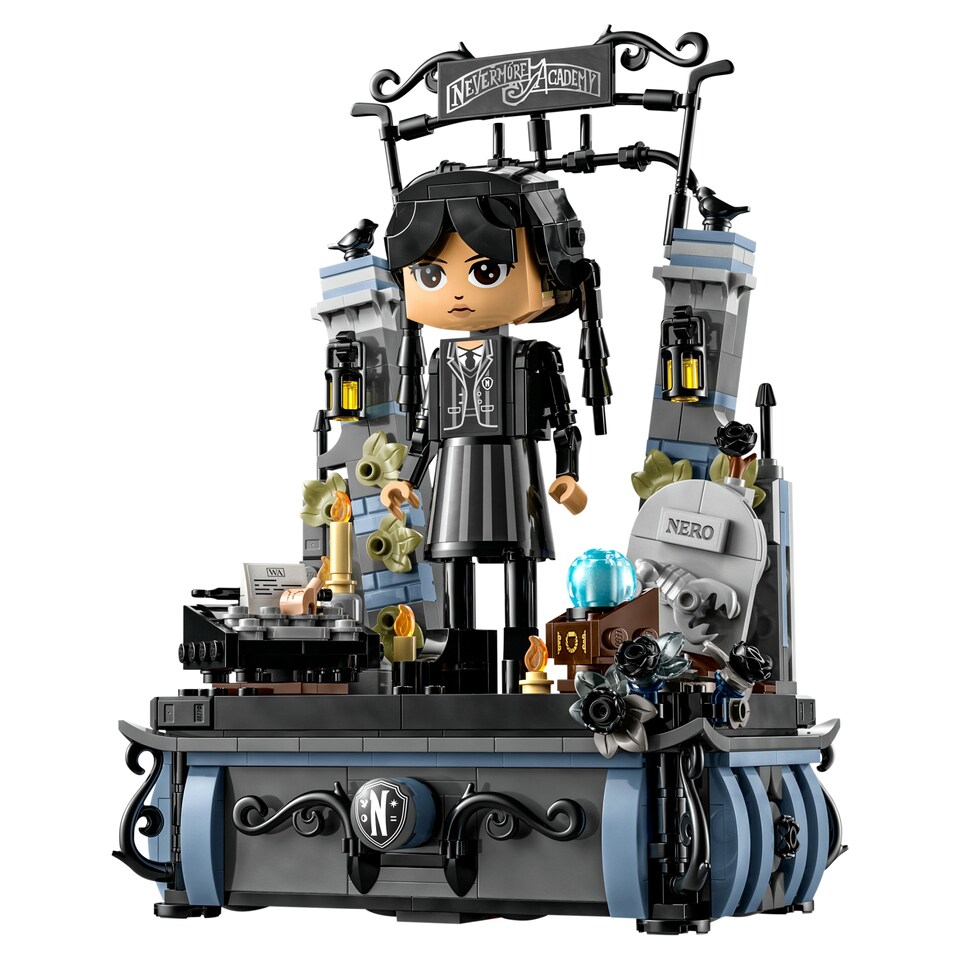LEGO Wednesday 76780 Wednesday Addams figura  1. kép