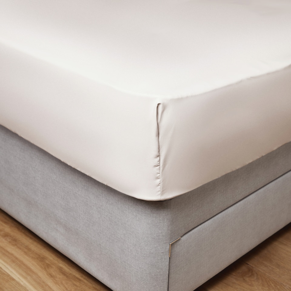 Silentnight Supersoft White Fitted Sheet Double