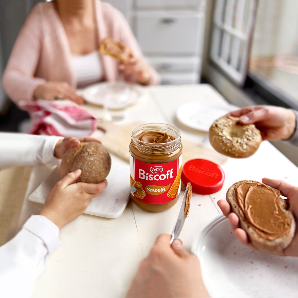 image 1 of Lotus Biscoff Smooth Spread 400g