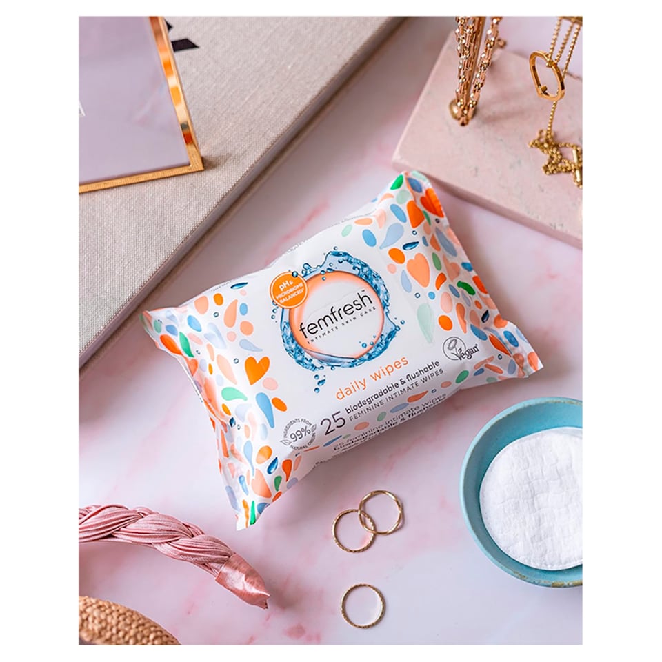 image 1 of Femfresh Intimate Wipes 25 Pack