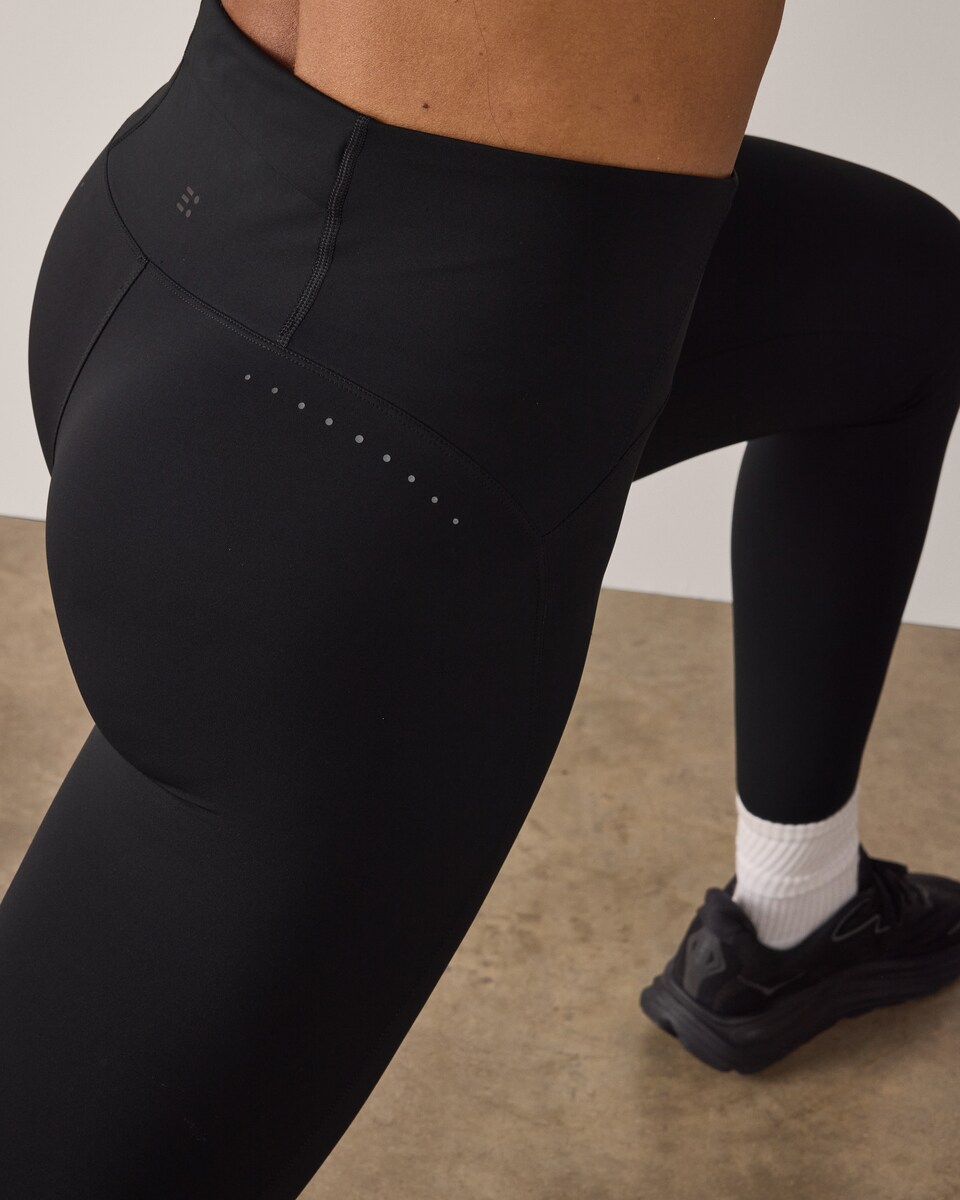image 1 of F&F Active SEAMLESS Leggings in Black