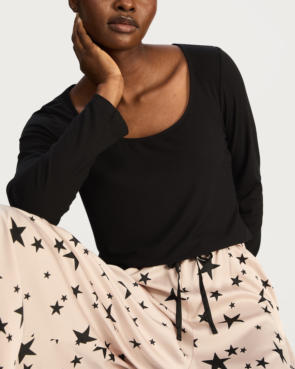 image 1 of F&F Ribbed Scoop Neck Star Print Pyjama Set in Multi Black