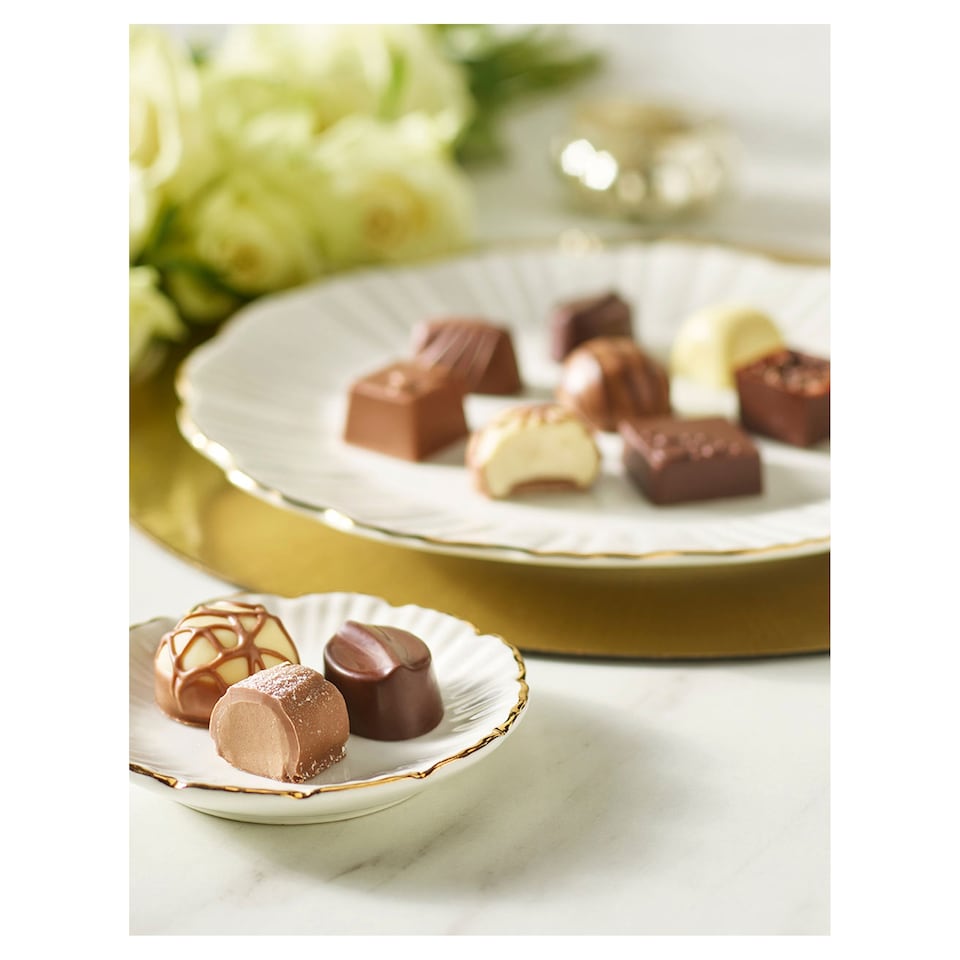 image 1 of Thorntons Continental Chocolate Collection 131G