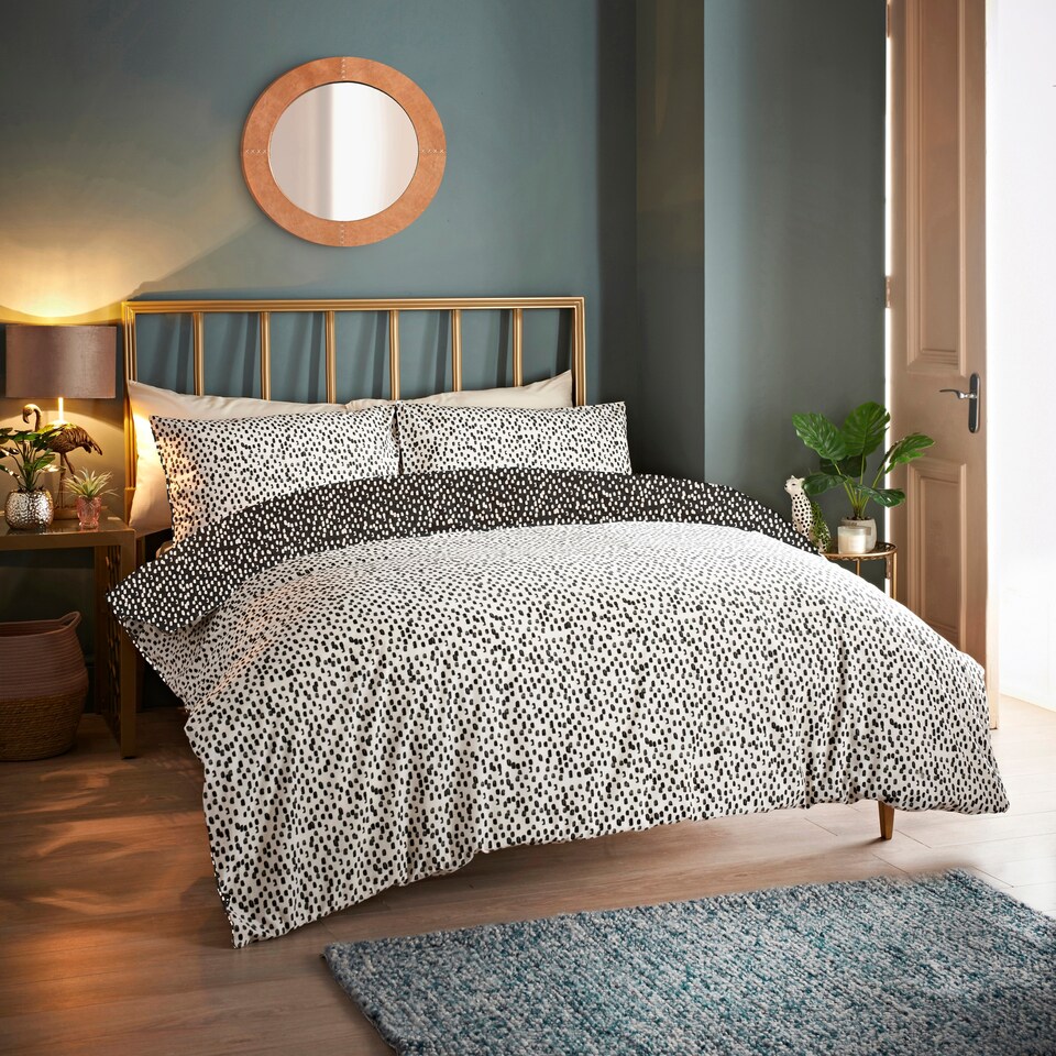image 1 of Cosmoliving Polka Dot Duvet Set Double