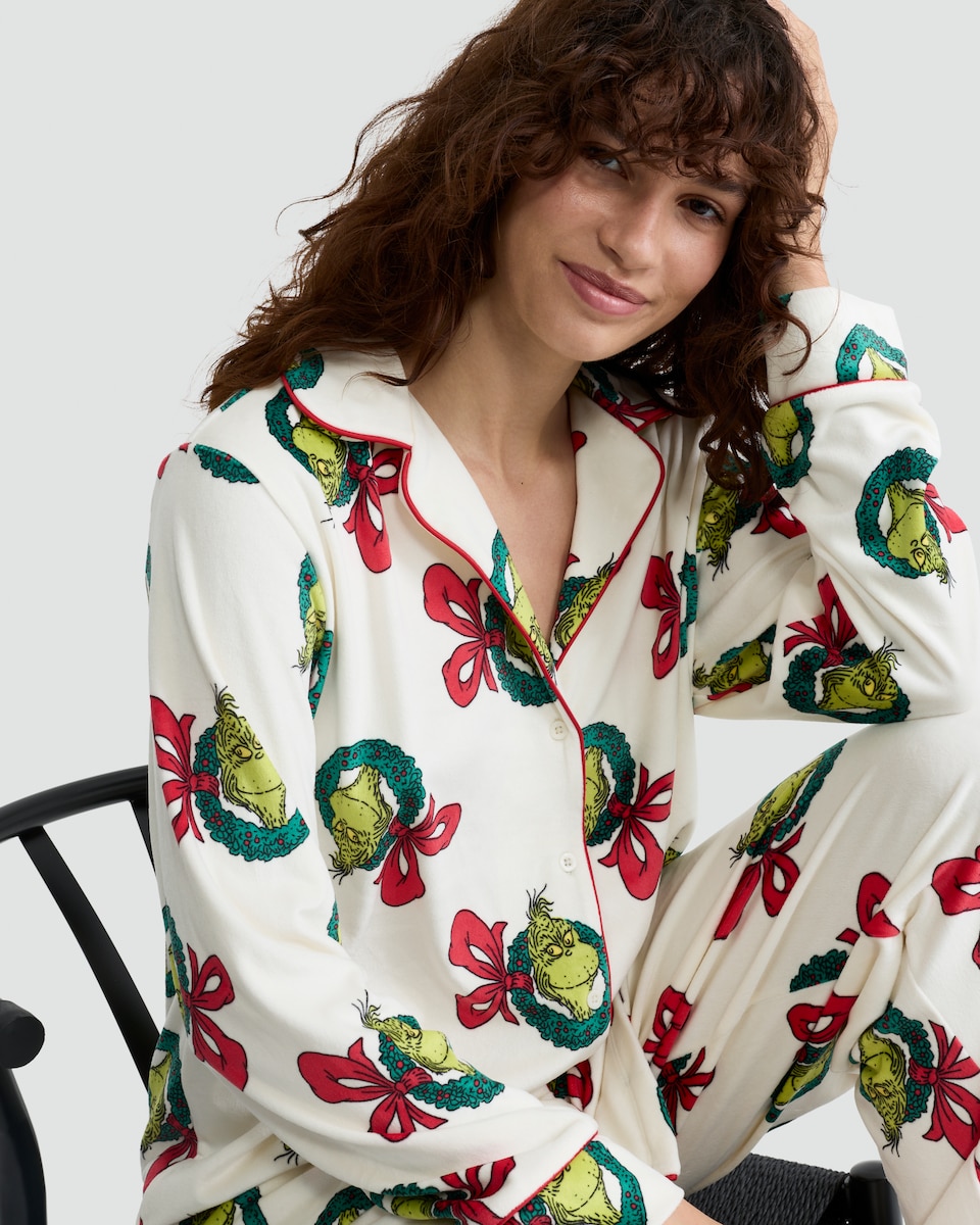 image 1 of The Grinch Wreath Print Shirt and Trousers Pyjamas in Stone