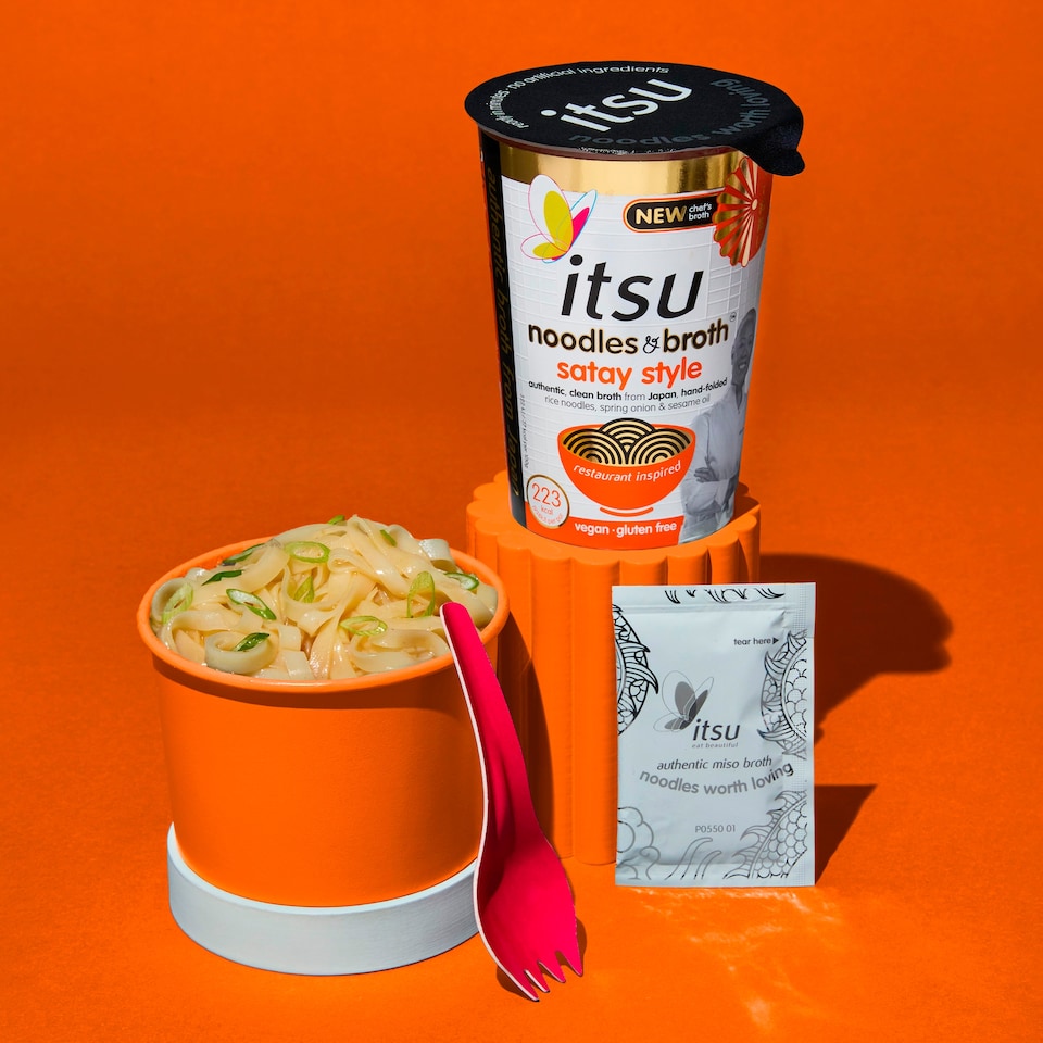 image 1 of itsu satay style instant noodles & broth pot 66g