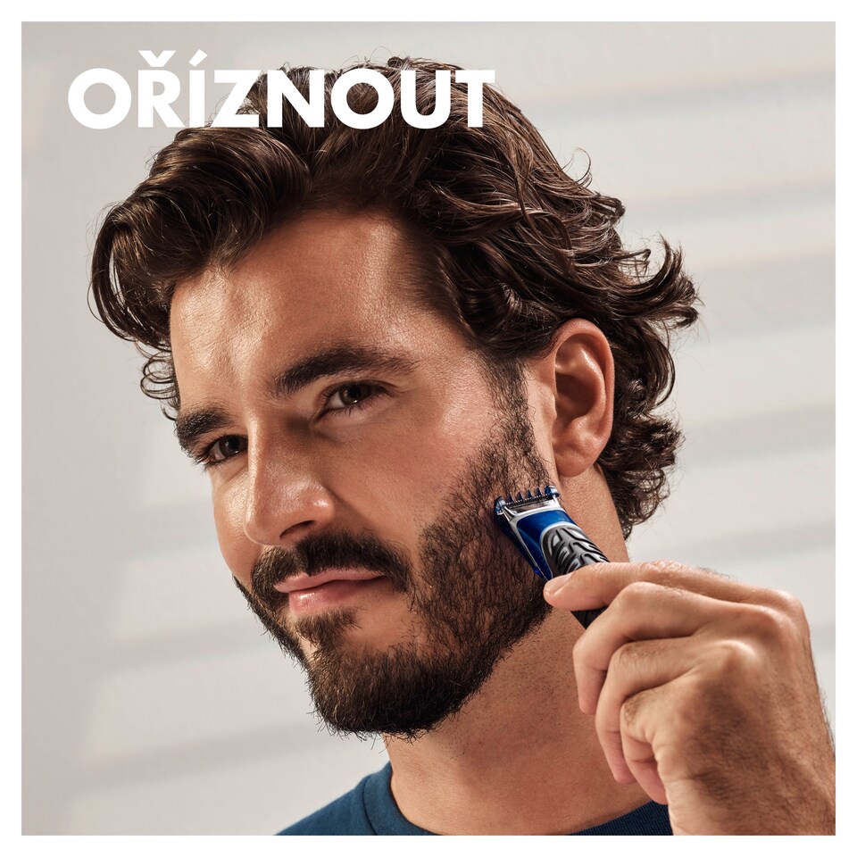 Obrázek 1 pro produkt Gillette 4v1 Holicí Strojek, Přesně Zastřihuje Chloupky Na Těle A Vousy, Holí A Tvaruje