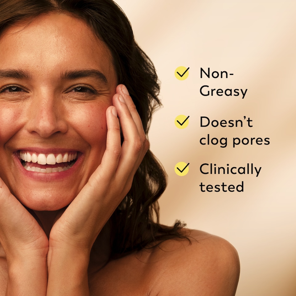 image 1 of Olay Total Effects 7 in One Day Moisturiser SPF 30 50ml