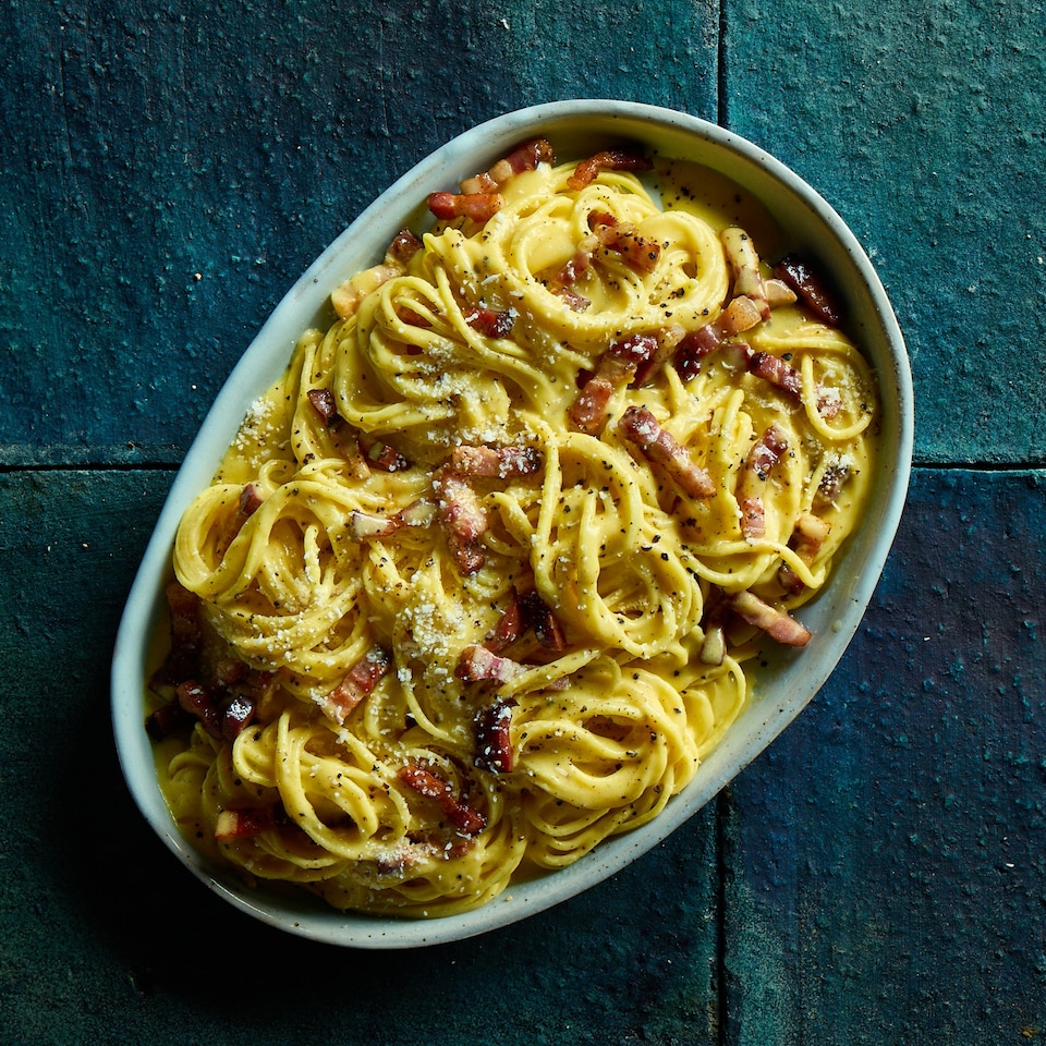 image 1 of La Famiglia Rana Spaghetti Carbonara 814g