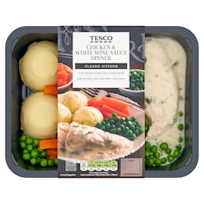 TESCO CLASSICS CHICKEN & WHITE WINE SAUCE DINNER 500G