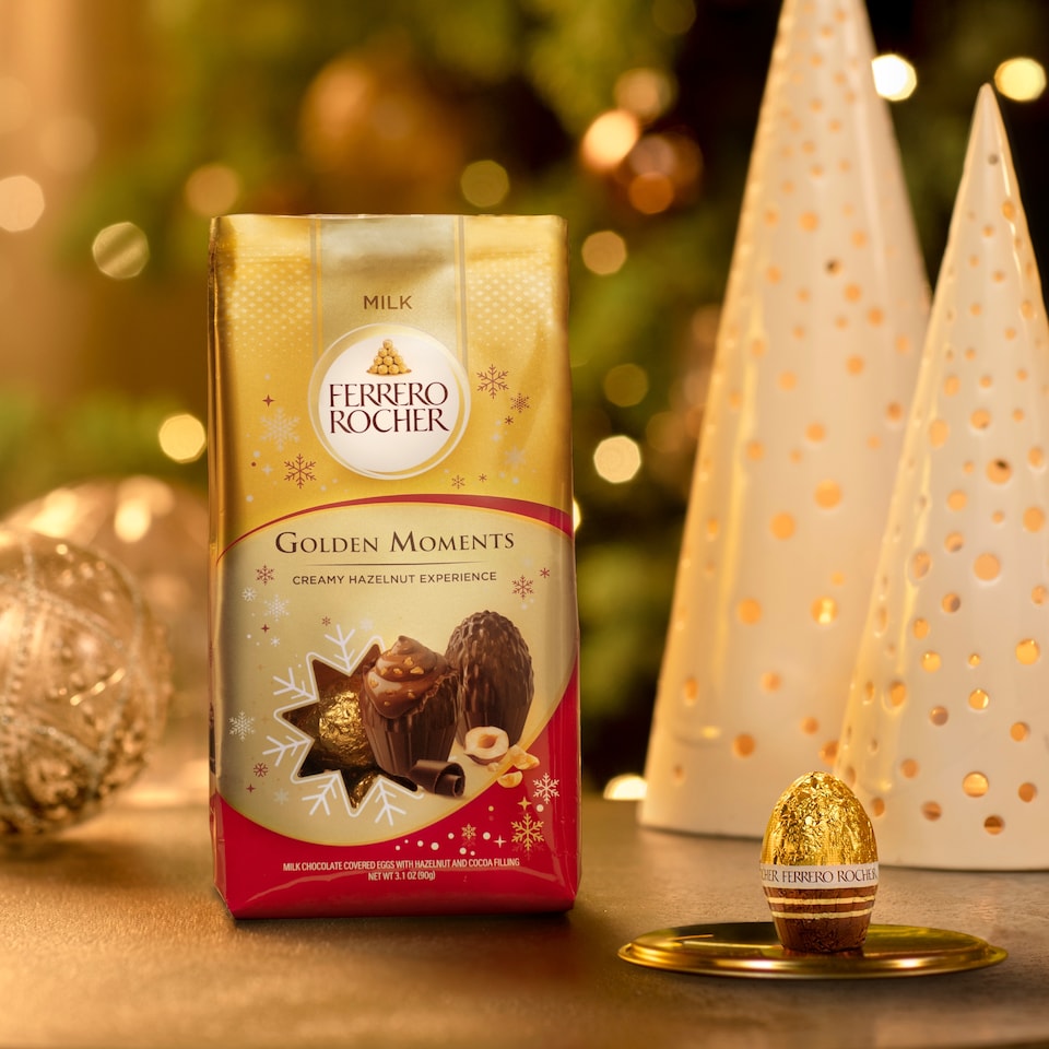 image 1 of Ferrero Rocher Golden Winter Moments Milk Chocolate & Hazelnut 90g