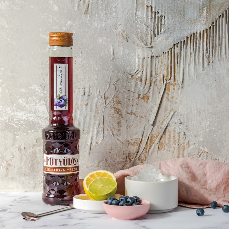 image 1 of Fütyülős Blueberry Liqueur with Honey 24,5% 0,5 l