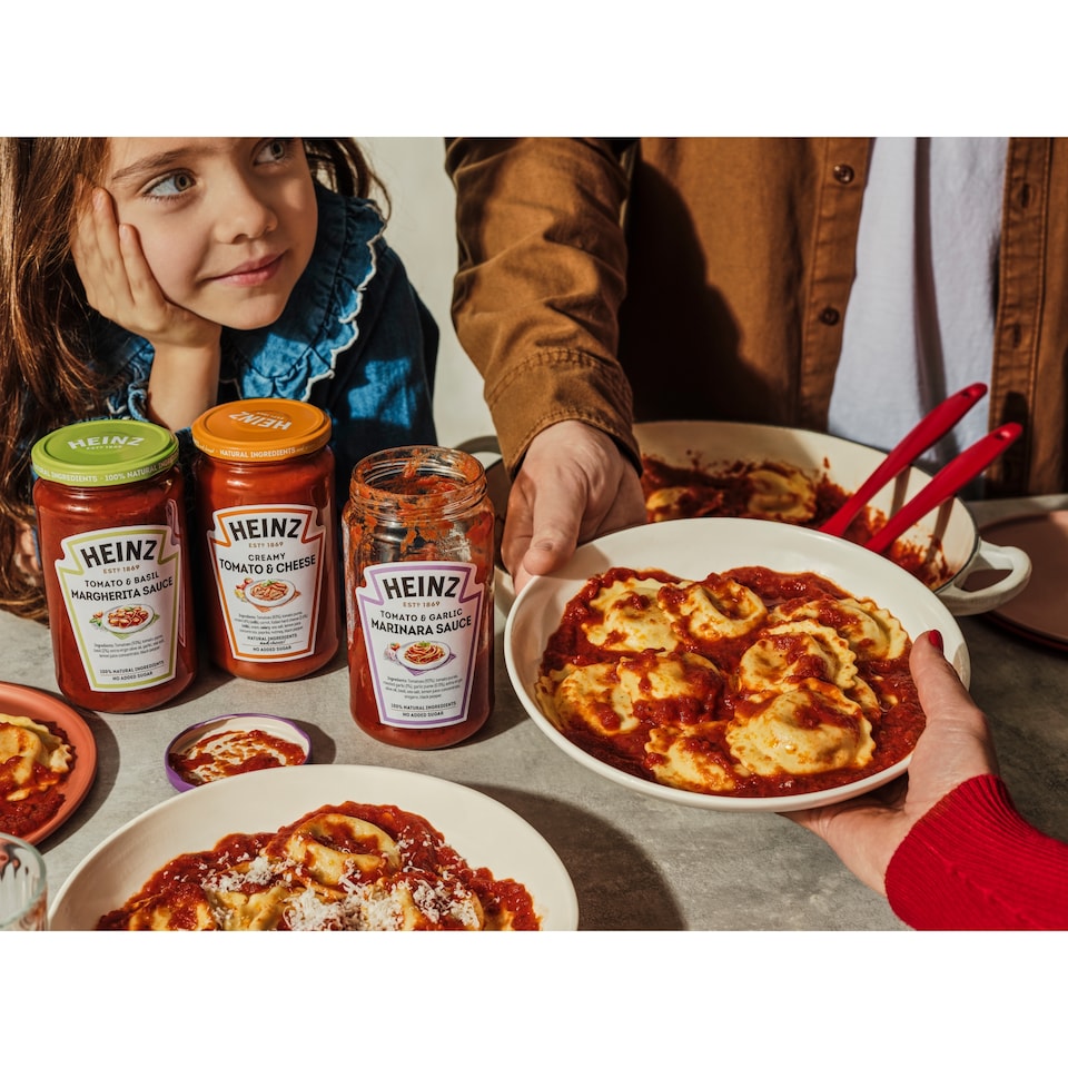 image 1 of Heinz Tomato & Garlic Marinara Sauce 490g