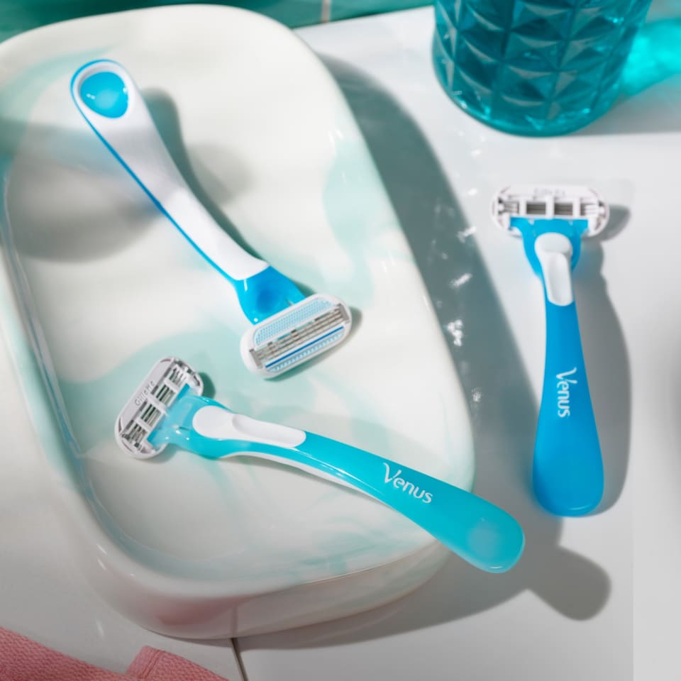 image 1 of Gillette Venus Oceana Women's Disposable Razors 3 Pack