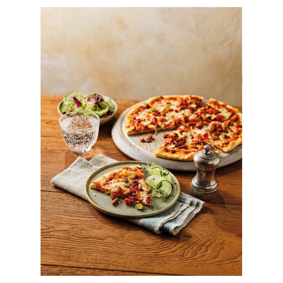 image 1 of Tesco Stonebaked Spicy Beef Pizza 327g
