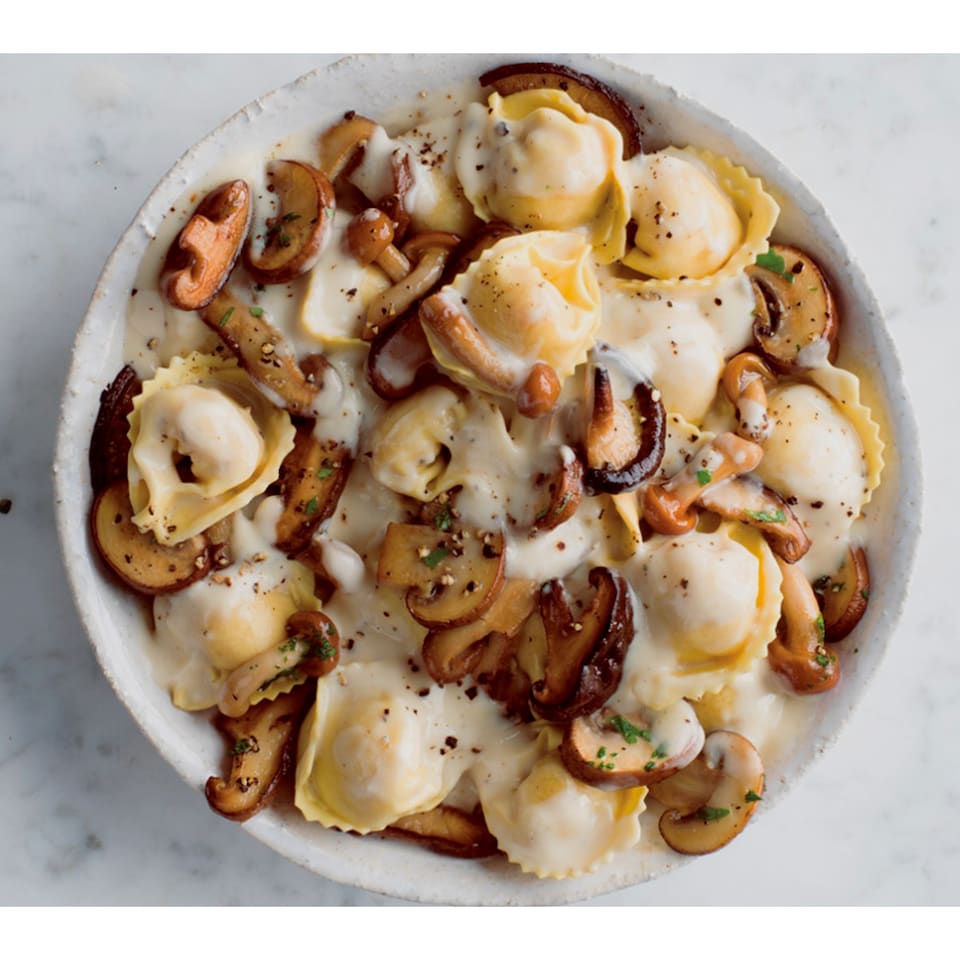 image 1 of La Famiglia Rana Mushroom & Roasted Garlic Fresh Sauce 200g