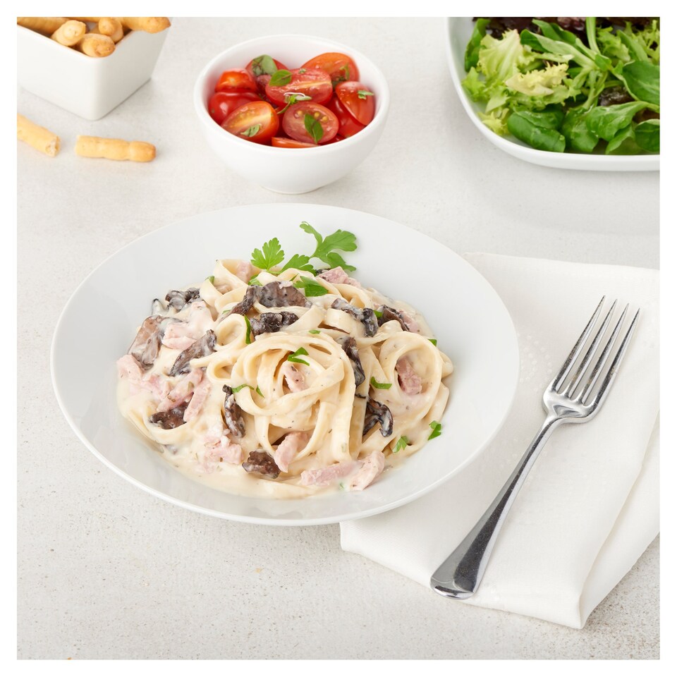 image 1 of Tesco Ham & Mushroom Tagliatelle 450G