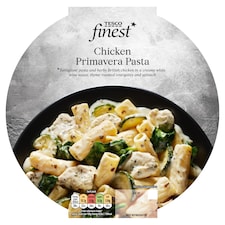 Tesco Finest Chicken Primavera Pasta 375G