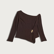F&F Textured Gold Buckle Asymmetric Hem Top in Chocolate