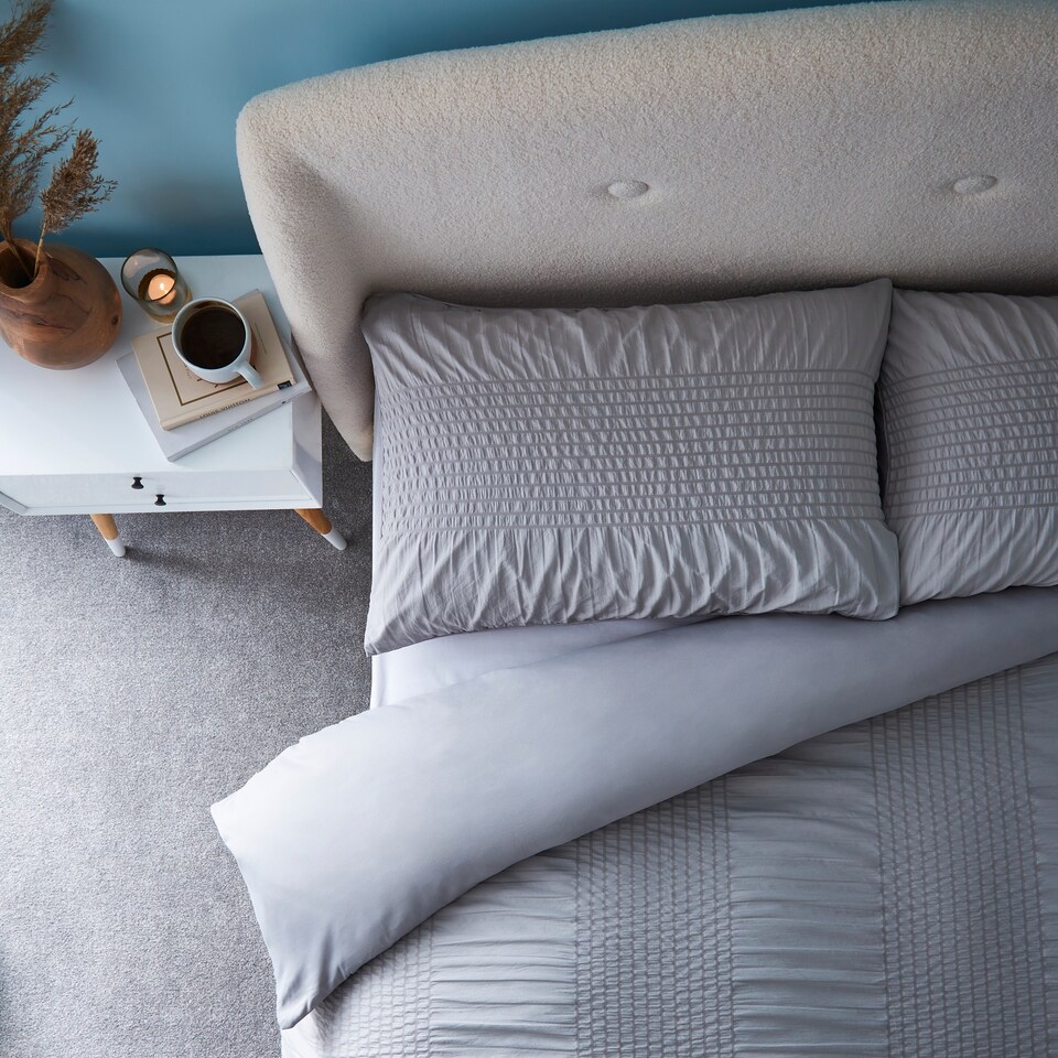 image 1 of Silentnight Silver Seersucker Duvet Set King