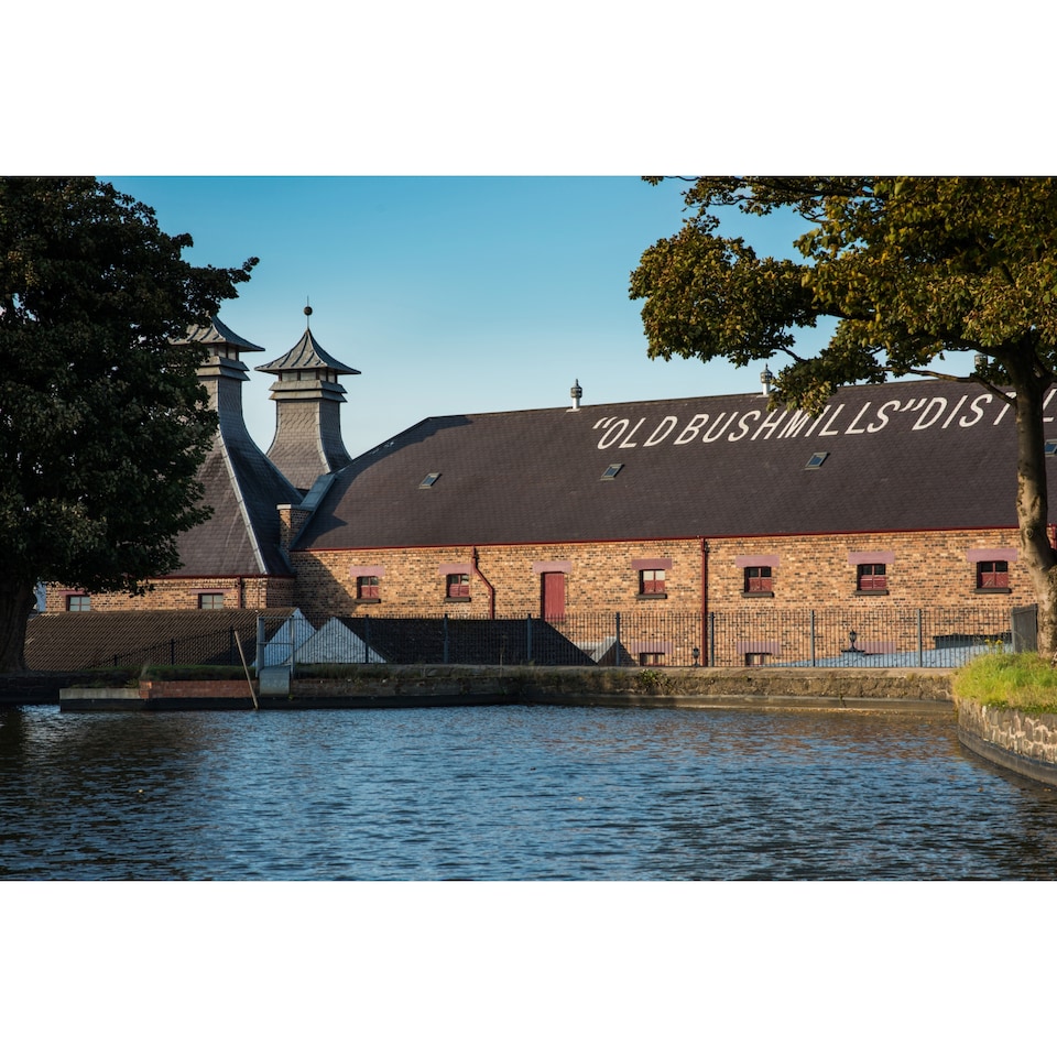 image 1 of Bushmills Irish Whiskey 1L