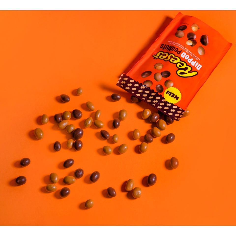 image 1 of Reese's Peanut Butter and Milk Chocolate Dipped Peanuts 90g