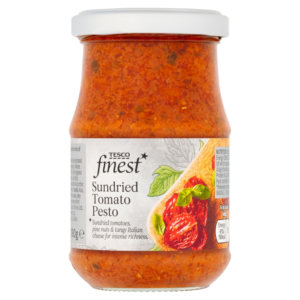 Tesco Finest aszalt paradicsomból, bazsalikomból és olasz kemény sajtokból készült pesto 190 g