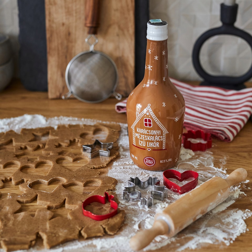 Tokaj Spirit karácsonyi mézeskalács ízű krémlikőr díszdobozban 15% 500 ml + ajándék likőrős kehely  1. kép