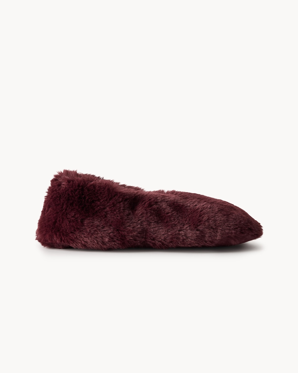 image 1 of F&F Faux Fur Fleece Lined Slipper Socks in Burgundy