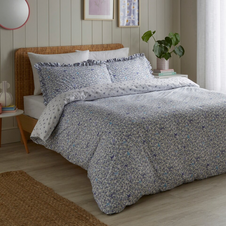 image 1 of Silentnight Refresh Ditsy Floral Duvet Set Double