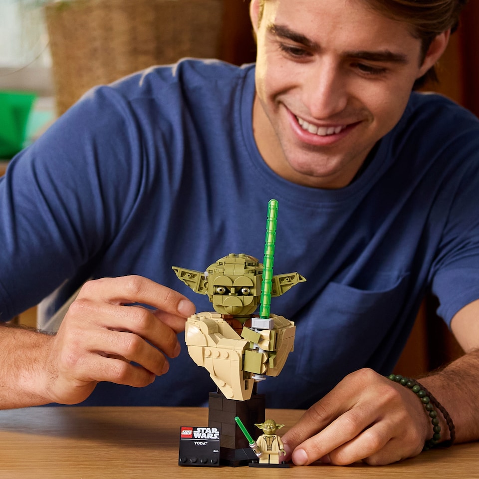 LEGO Star Wars 75438 Yoda mellszobor  1. kép