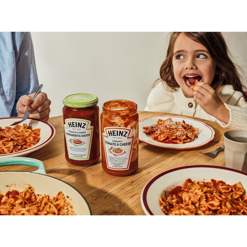 image 1 of Heinz Creamy Tomato & Cheese Sauce 490g
