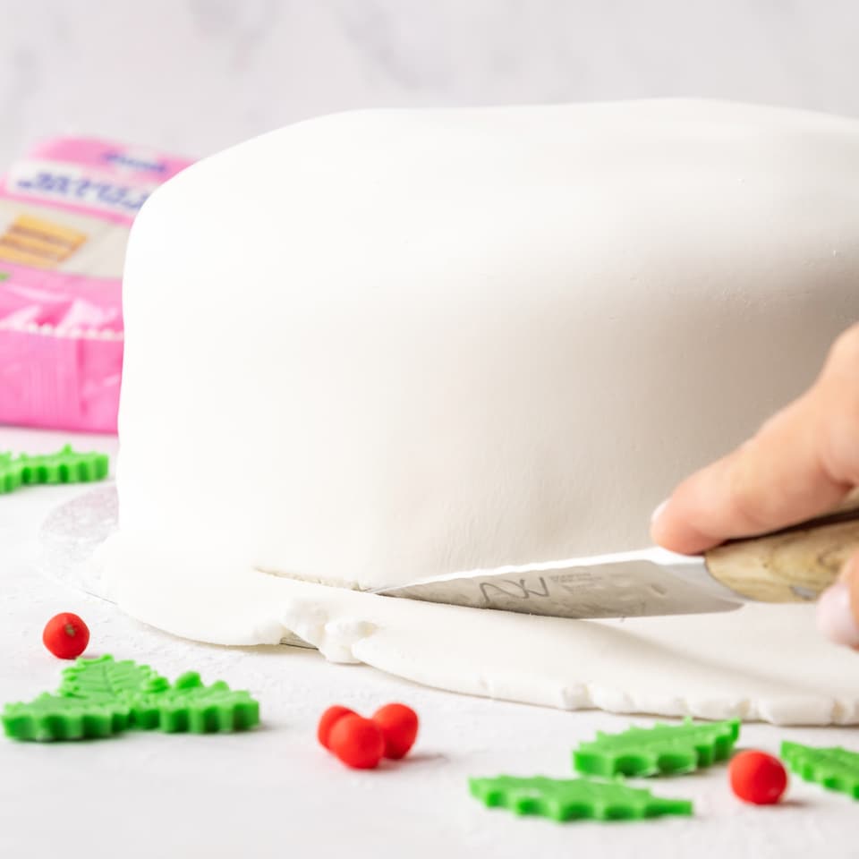 image 1 of Silver Spoon Ready to Roll White Icing 500g