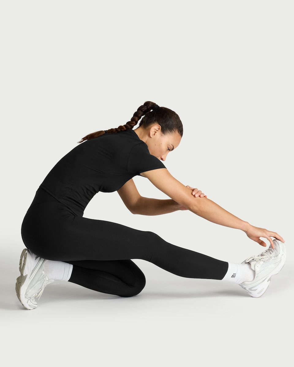 image 1 of F&F Active EVERYHOUR High Waisted Leggings in Black
