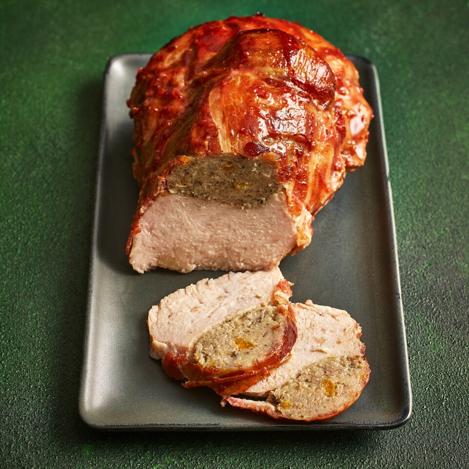 Tesco Slow Cooked Winter Citrus Stuffed Turkey Breast Joint 1.06kg (Serves 4)