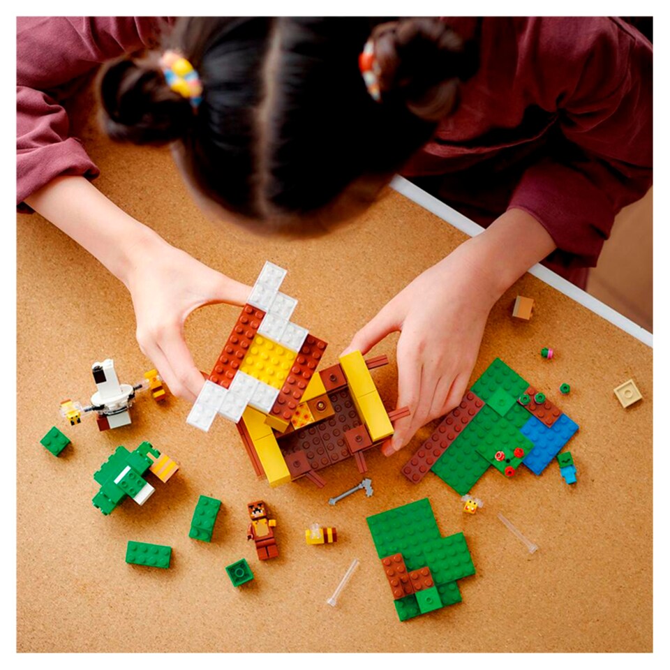 obrázok 1 z LEGO Minecraft 21241 Včelí domček