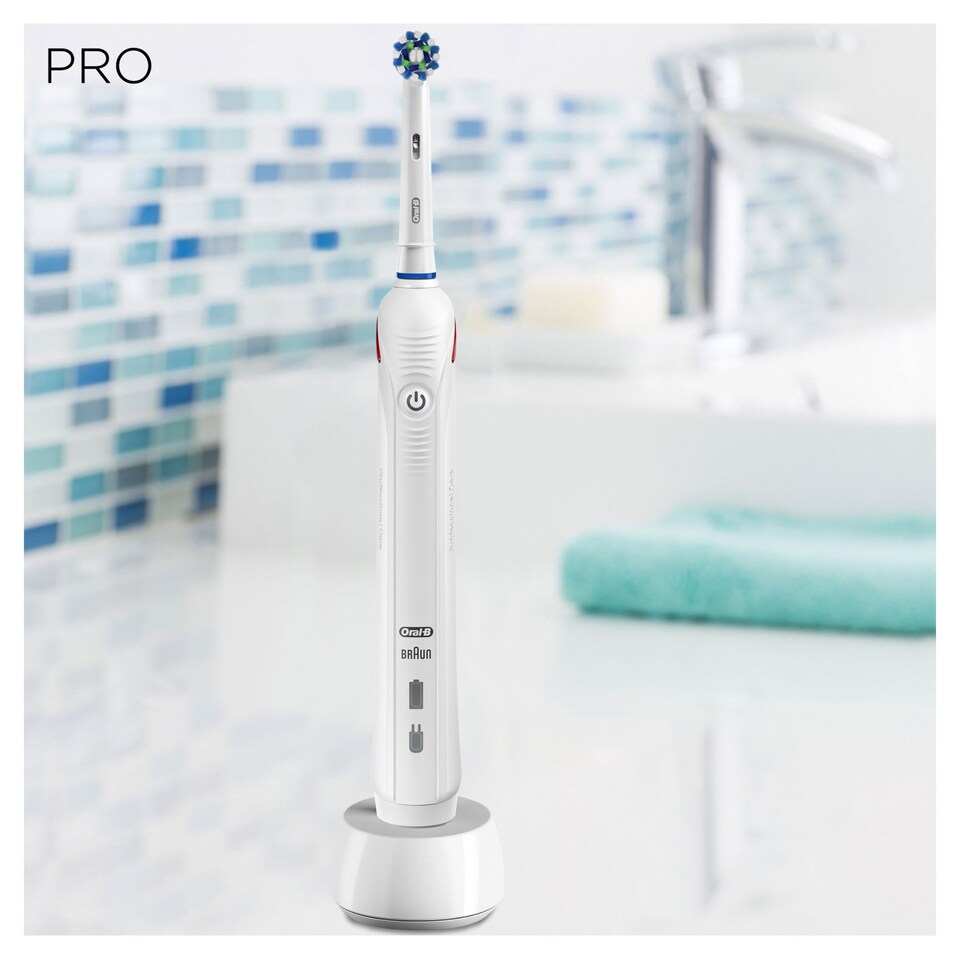 image 1 of Oral-B Pro 2000 Crossaction Electric Toothbrush