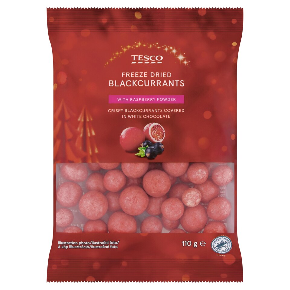 Tesco fehér csokoládéval bevont, fagyasztva szárított fekete ribizli málnaporba forgatva 110 g