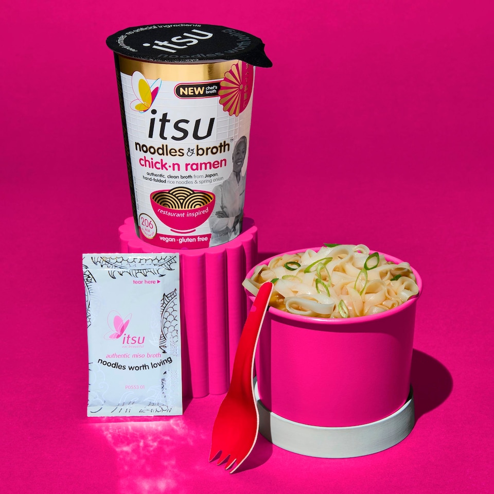 image 1 of itsu chickn ramen instant noodles & broth pot 64g
