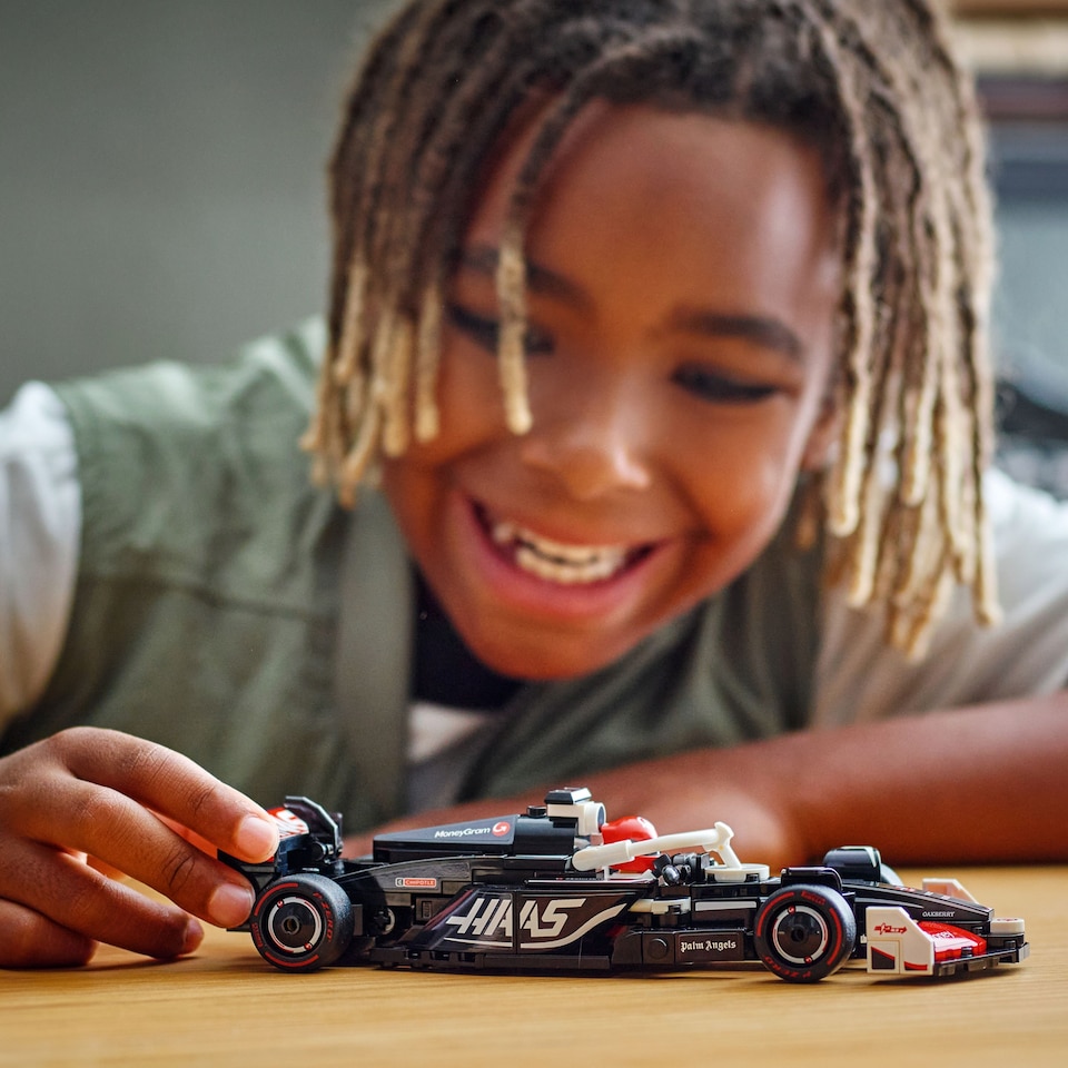 Obrázek 1 pro produkt LEGO Speed Champions 77250 Závodní auto MoneyGram Haas F1 Team VF-24