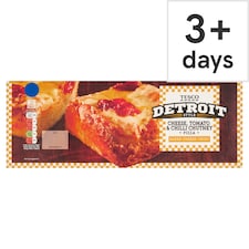 TESCO CHEESE & TOMATO & CHILLI CHUTNEY DETROIT STYLE PIZZA 450G