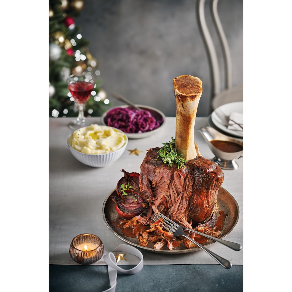 image 1 of 40. Tesco Finest Slow Cooked Thor’s Hammer with Beef Dripping & Roasted Garlic Gravy 3.715kg (Serves 8)