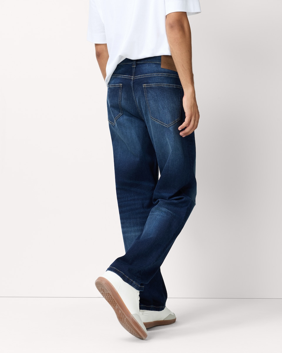 image 1 of F&F Relaxed Fit FREEFIT® Jeans in Navy