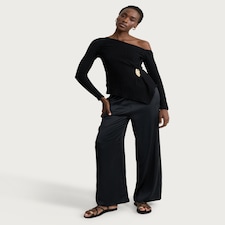 F&F Textured Gold Buckle Asymmetric Hem Top in Black