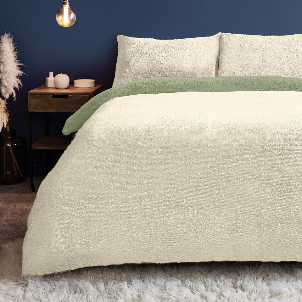 image 1 of Silentnight Green Reversible Teddy Duvet Set King