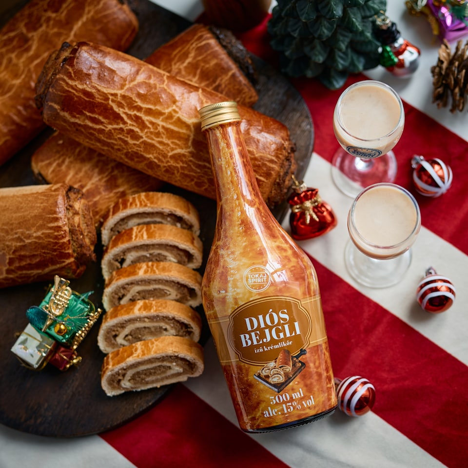 image 1 of Tokaj Spirit Gift Boxed Walnut Bagel Flavoured Cream Liqueur 15% 500 ml